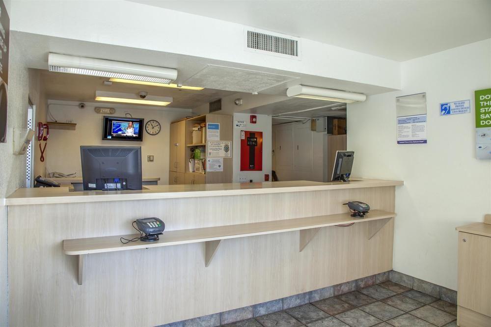 Motel 6 Mesa North Exterior photo