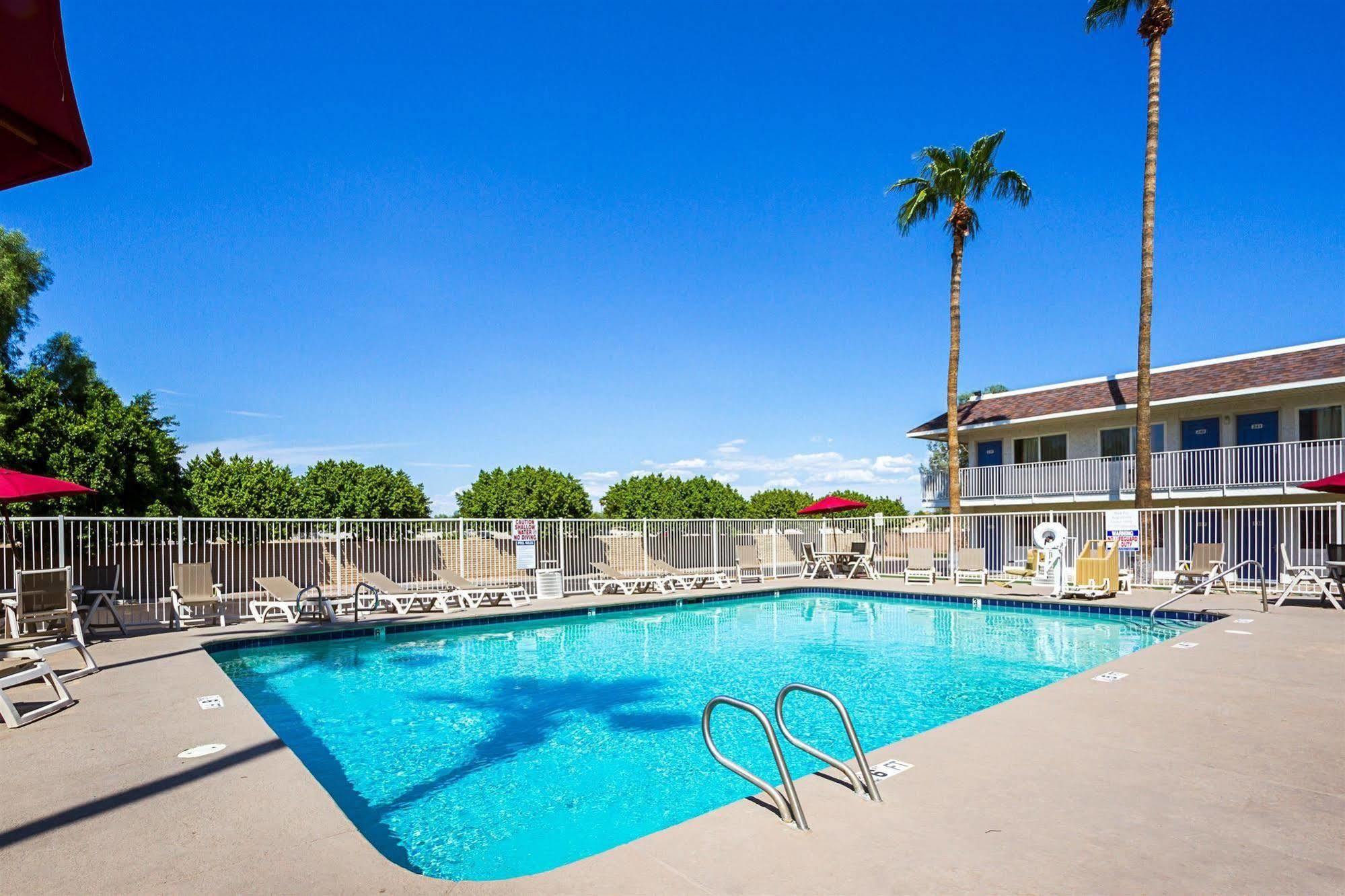 Motel 6 Mesa North Exterior photo