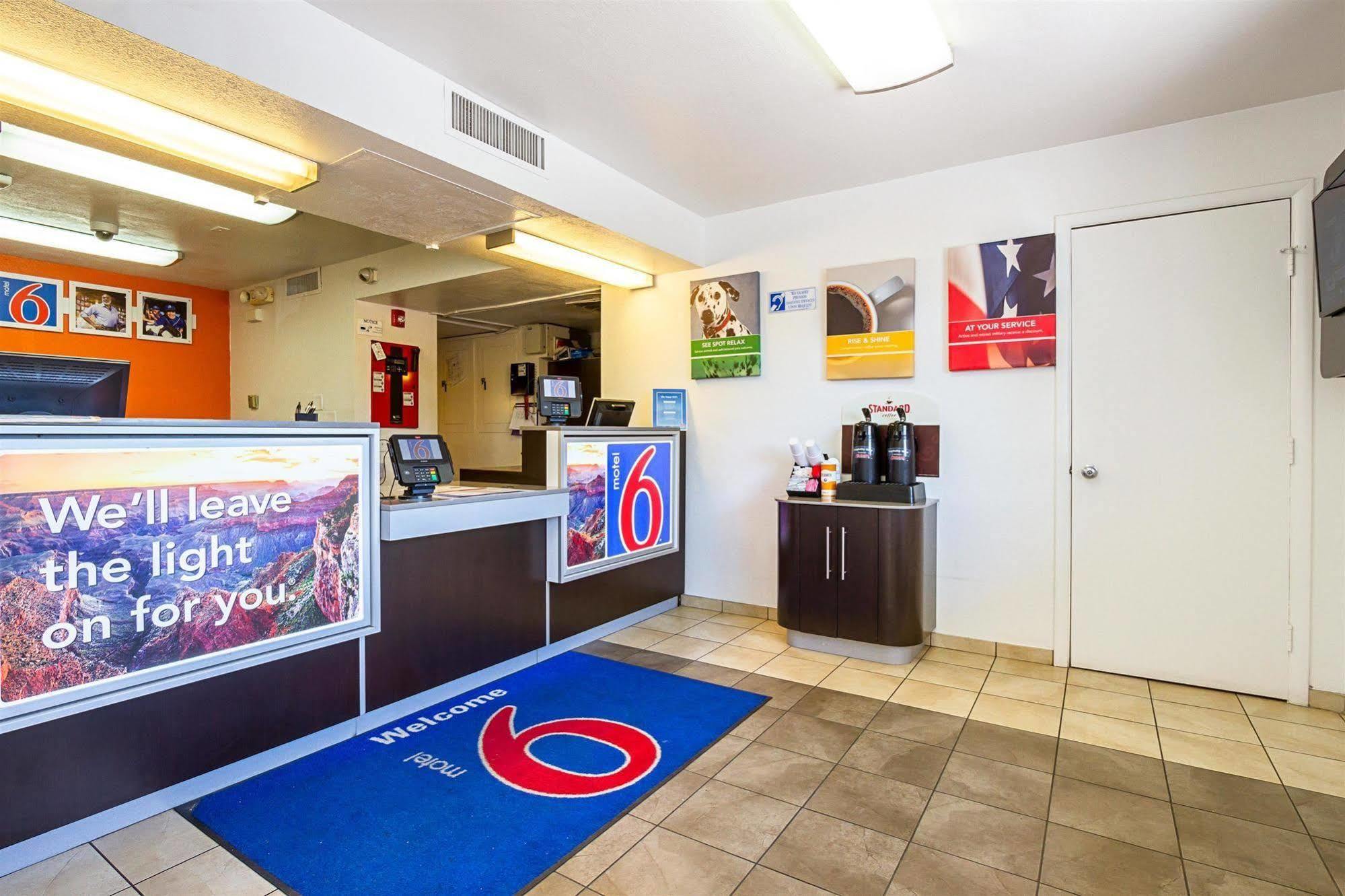 Motel 6 Mesa North Exterior photo